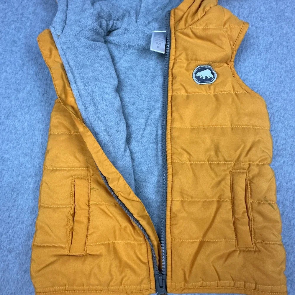 Carter's Toddler‎ Boys Puffer Vest Bundle Yellow Grey Size 3T Set of 2